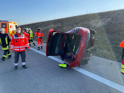 Foto des Albums: THL 3 - Verkehrsunfall mit PKW, Person eingeklemmt