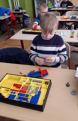 Foto des Albums: Lego im Werkunterricht Klasse 2a (05. 04. 2022)