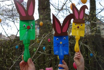 Hurra, der Osterhase hat f&uuml;r jedes Kind etwas versteckt!  (Bild vergr&ouml;&szlig;ern)