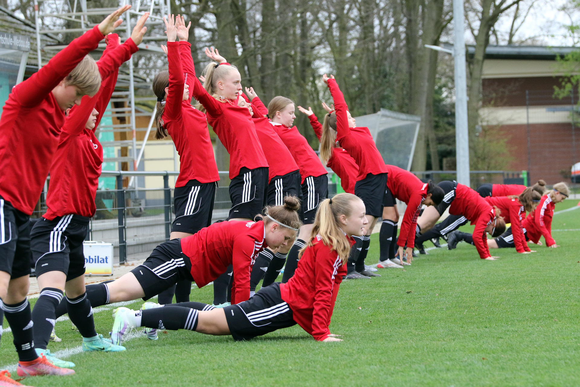 Bild: Aufwärmen vor dem Spiel.