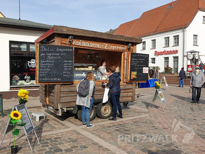 Foto des Albums: Wolf und Hasen machten den Markt unsicher