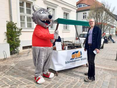 Foto des Albums: Wolf und Hasen machten den Markt unsicher
