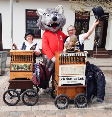 Foto des Albums: Wolf und Hasen machten den Markt unsicher