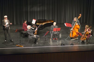 Konzert rund um die 20er Jahre mit Ensemble Fracklos und G&uuml;nther Dachsel | &copy; Peter Dietrich 