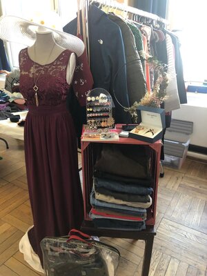 Foto des Albums: Ladyflohmarkt April 2022