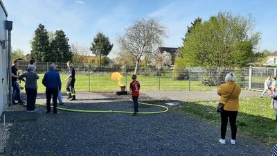 Feuerl&ouml;sch-Trainer  (Bild vergr&ouml;&szlig;ern)