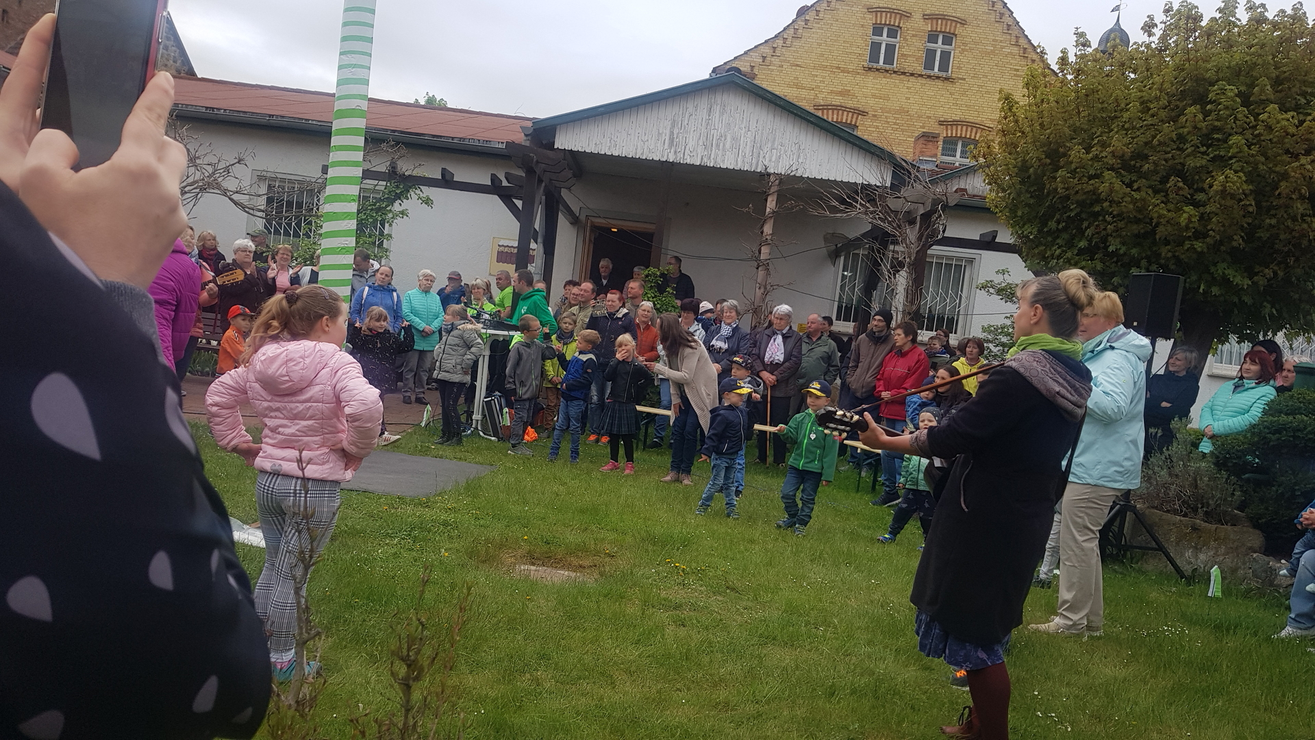 Bild : Tanz um den Maibaum 2022 (14)