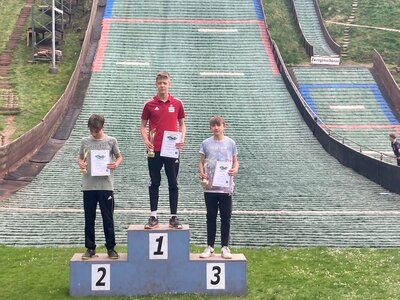 Foto des Albums: Baumblütenspringen in Rothenburg