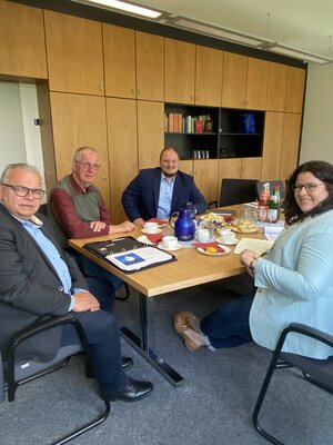 Foto des Albums: Besuch_Lena_Düpont_04052022