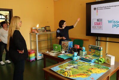 Foto des Albums: Nicht zu unterschätzen! – Stadtbibliothek Kyritz macht fit für die digitale Welt (10.05.2022)