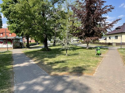Vorschaubild: Die dritte Bank wird am Märkischen Platz hinter dem Bahnhof Dallgow-Döberitz errichtet.