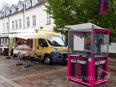 Foto des Albums: Spargelmarkt lud zum Plauschen ein