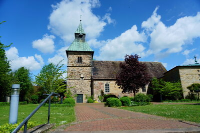 St  Dionysius Kirche Lindhorst  (Bild vergr&ouml;&szlig;ern)
