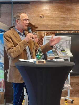 Laudator Klaus G&uuml;lker  (Bild vergr&ouml;&szlig;ern)