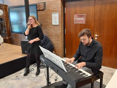 Musikalisches Rahmenprogramm bei der Buchpreisverleihung  (Bild vergr&ouml;&szlig;ern)