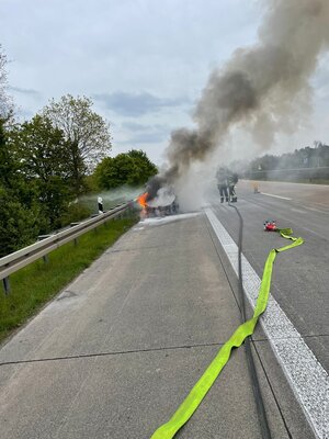 Foto des Albums: KFZ_Brand_BAB_2022-04-29