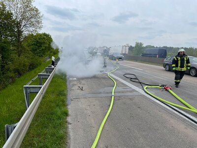 Foto des Albums: KFZ_Brand_BAB_2022-04-29
