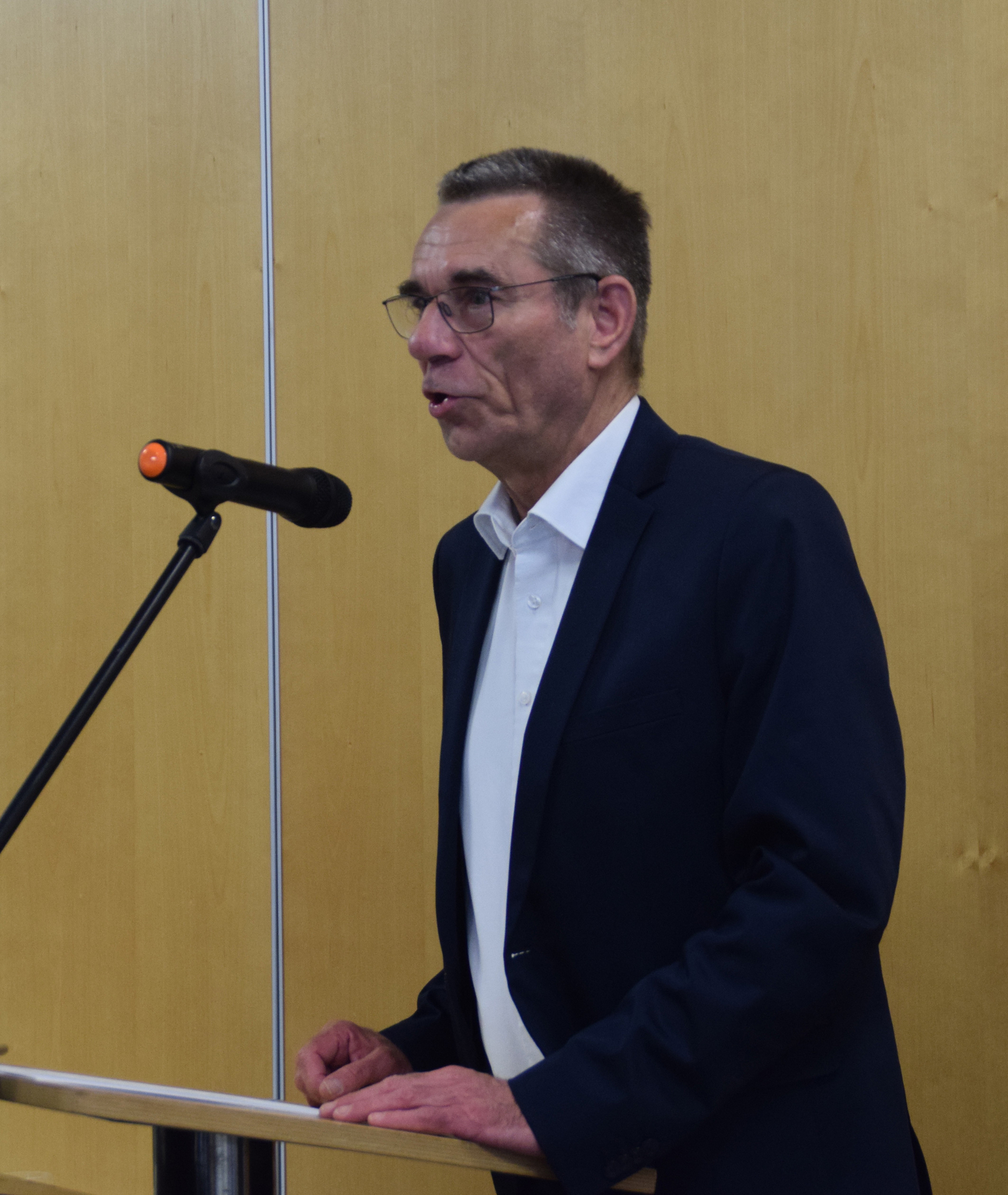 Bild: Christian Olpen, FVM-Vizepräsident, zeichnet die Preisträger des Gastgebers Mittelrhein aus.