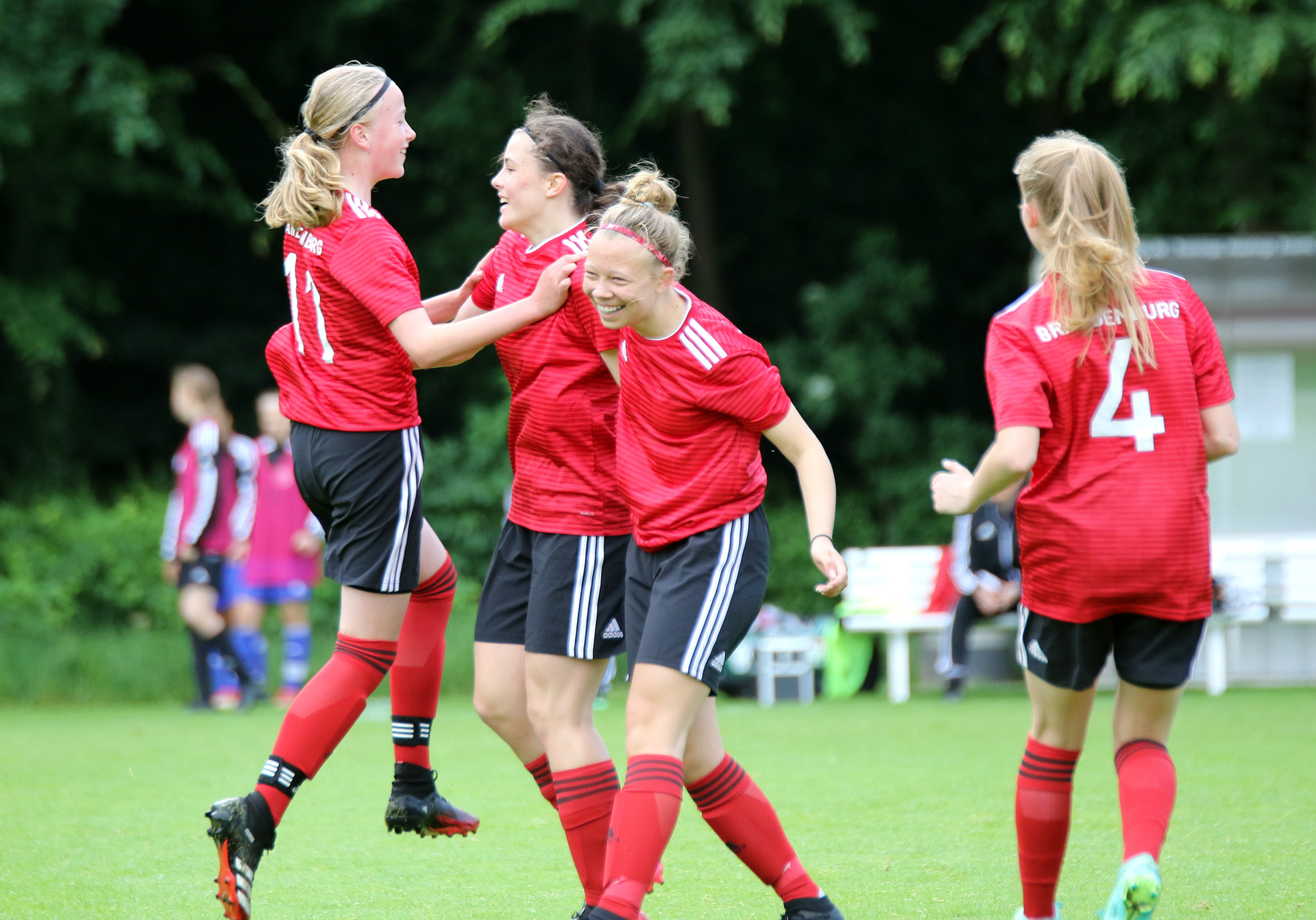 Bild: Torjubel im Spiel gegen Mittelrhein.