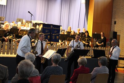 Foto des Albums: Der Musikverein Waldsolms begeisterte mit seinem Konzert (30. 05. 2022)