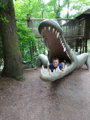 Noch ein gefr&auml;&szlig;iger Dinosaurier 