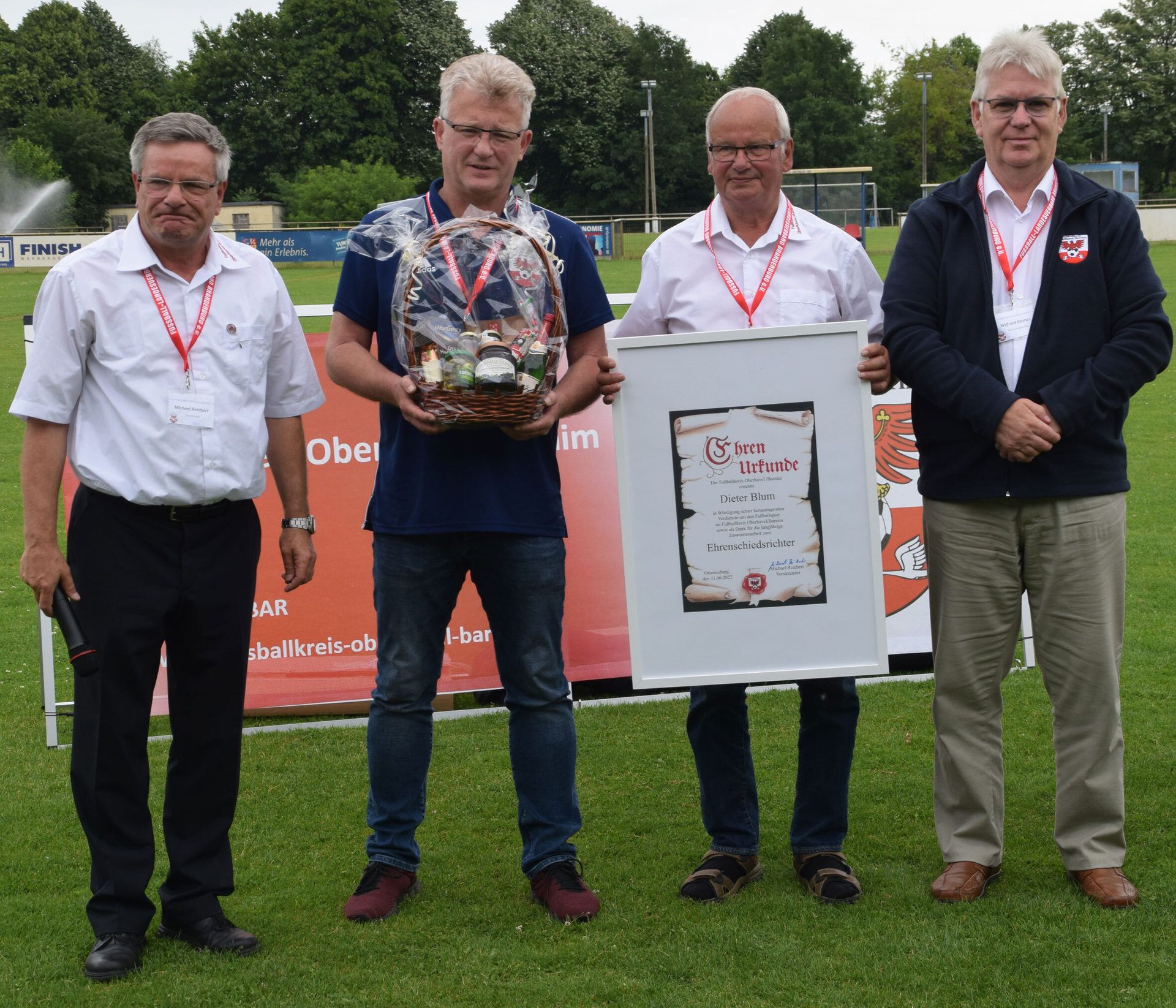 Bild: Ist nun Ehrenschiedsrichter: Dieter Blum