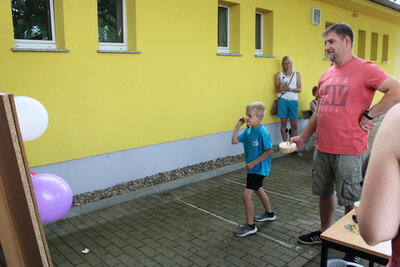 Luftballonzielwurf  (Bild vergr&ouml;&szlig;ern)