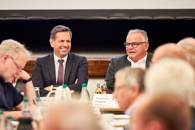 Olaf Lies und Thorsten Riggert 