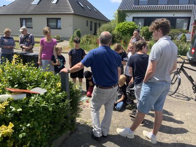 Foto des Albums: Gunter Demnig verlegt Stolperstein (15. 06. 2022)