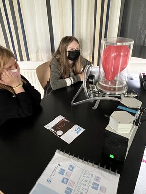 Foto des Albums: Besuch der Klasse 5b bei DESY in Hamburg