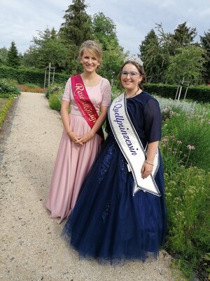 Foto des Albums: Pflanzung der 'Novalis-Rose' am 20.06.2022 anlässlich der Novalis-Festwoche in Bad Tennstedt