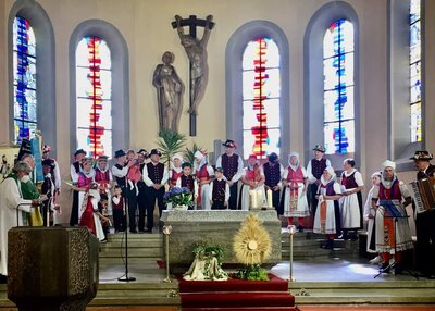Vorschaubild: Festgottesdienst in der Herz-Jesu-Kirche in Fachsenfeld