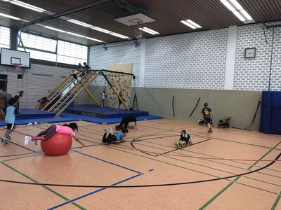Foto des Albums: Action-Center