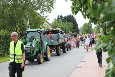 Foto des Albums: Schulfest-Umzug der Grundschule Seester (17.06.2022)