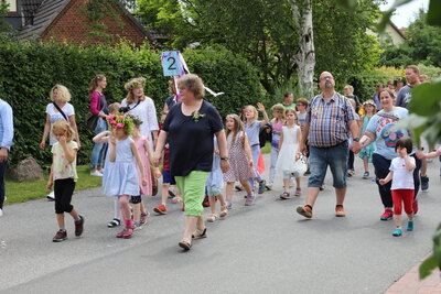 Foto des Albums: Schulfest-Umzug der Grundschule Seester (17.06.2022)