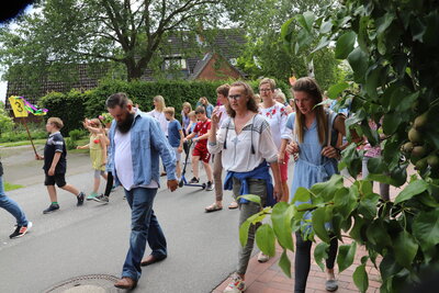 Foto des Albums: Schulfest-Umzug der Grundschule Seester (17.06.2022)