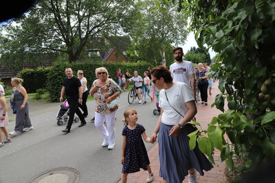 Foto des Albums: Schulfest-Umzug der Grundschule Seester (17.06.2022)