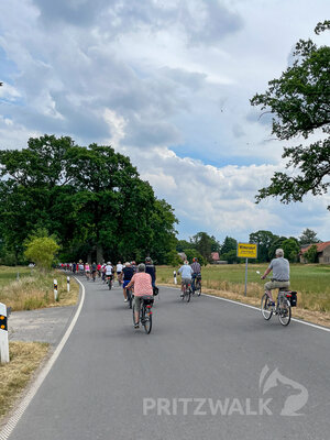 Foto des Albums: Gut 100 Teilnehmer bei der Sommertour mit dem Bürgermeister 2022