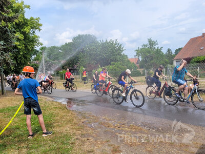 Foto des Albums: Gut 100 Teilnehmer bei der Sommertour mit dem Bürgermeister 2022