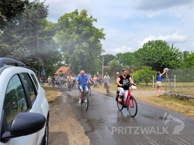 Foto des Albums: Gut 100 Teilnehmer bei der Sommertour mit dem Bürgermeister 2022