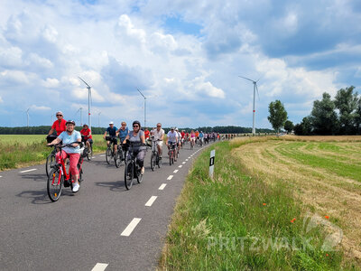 Foto des Albums: Gut 100 Teilnehmer bei der Sommertour mit dem Bürgermeister 2022
