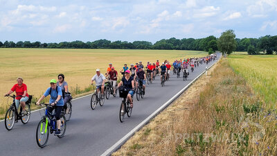 Foto des Albums: Gut 100 Teilnehmer bei der Sommertour mit dem Bürgermeister 2022