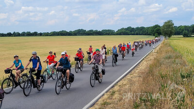 Foto des Albums: Gut 100 Teilnehmer bei der Sommertour mit dem Bürgermeister 2022