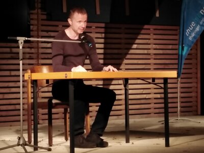 Lesung mit Gunnar Schade "Weisheit ist keine Br&auml;ungsstufe"  (Bild vergr&ouml;&szlig;ern)