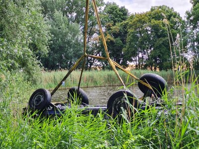 Autowrack sicher eingeschn&uuml;rt 