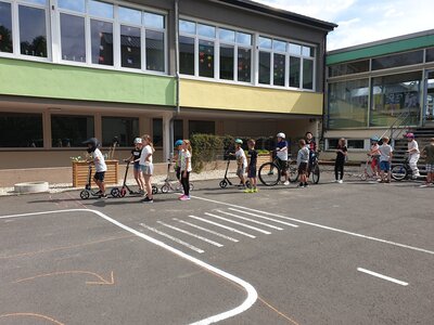 Foto des Albums: Schonraumübungen mit dem Fahrrad oder City-Roller (04. 07. 2022)