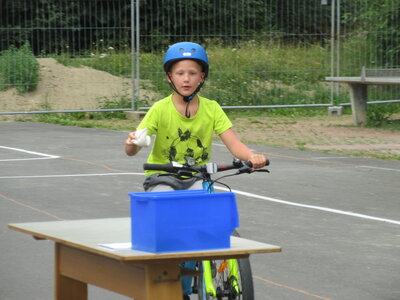 Foto des Albums: Schonraumübungen mit dem Fahrrad oder City-Roller (04. 07. 2022)