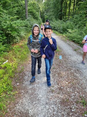 Foto des Albums: Klasse 3b Wanderung zum Biohof Bossow 