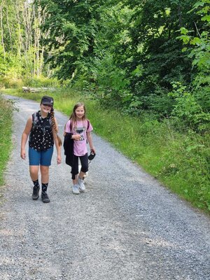 Foto des Albums: Klasse 3b Wanderung zum Biohof Bossow 