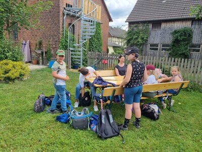 Foto des Albums: Klasse 3b Wanderung zum Biohof Bossow 